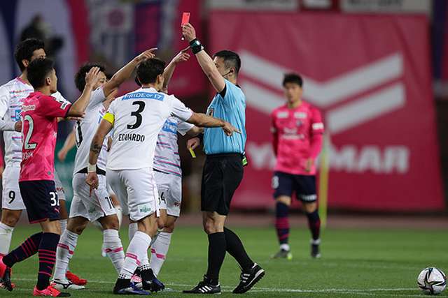 J1第7節 ファン ソッコ退場 サガン鳥栖 C大阪に完封負けで今季初黒星 サッカータイム J1第7節 ファン ソッコ退場 サガン鳥栖 C大阪に完封負けで今季初黒星 サッカータイム