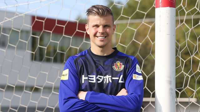 名古屋グランパスgkランゲラック 外国人gk活躍のjリーグを語る 日本人gkが欧州ビッグクラブで活躍するには サッカータイム