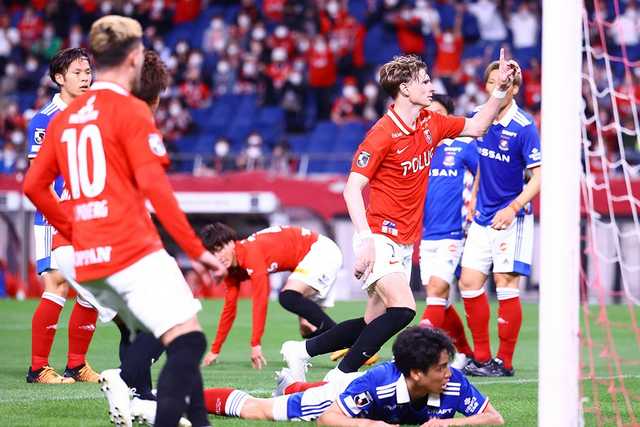J1第11節 浦和レッズ、横浜FMとドロー ユンカーがハットトリック