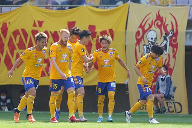 J2第9節 ベガルタ仙台、数的不利に陥るも山口に競り勝ち連勝!