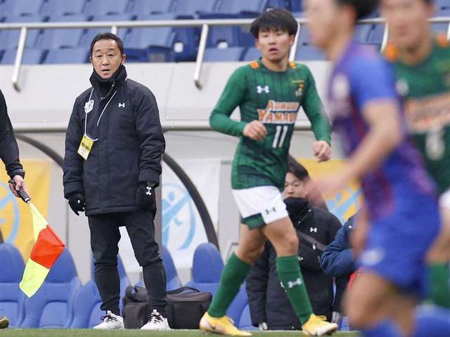 青森山田 スローインを邪魔 ピッチで唾吐き これも戦術 高校サッカー決勝戦で 違い が浮き彫りになった監督の マナー サッカータイム