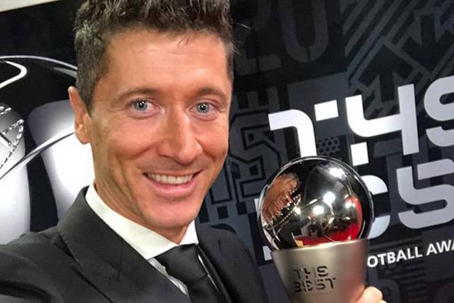 レヴァンドフスキが2年連続で「FIFA年間最優秀選手賞」を受賞!