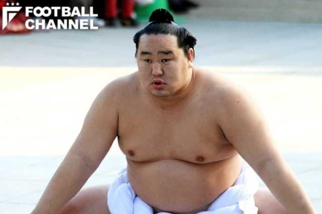 朝青龍 スタジアム観戦で母国を後押し モンゴル代表のワイス監督 横綱が見てくれることはやる気が出る サッカータイム