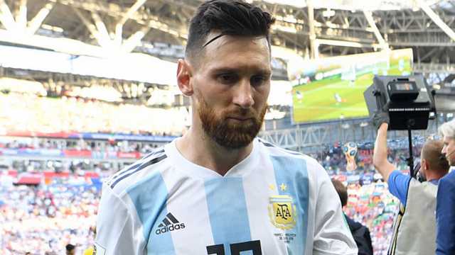 メッシに代表引退を勧めるマラドーナ氏 もう復帰はするなと言いたい サッカータイム メッシに代表引退を勧めるマラドーナ氏 もう復帰はするなと言いたい サッカータイム