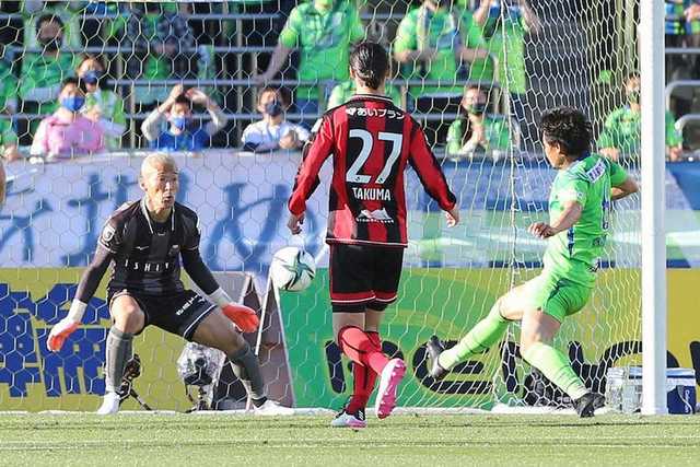 湘南ベルマーレ J1で7試合負けなしのクラブ新記録 浮島敏監督は終了間際の判定悔しがる サッカータイム