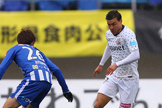 J2第13節 V ファーレン長崎 山形に2失点完封負け サッカータイム J2第13節 V ファーレン長崎 山形に2失点完封負け サッカータイム