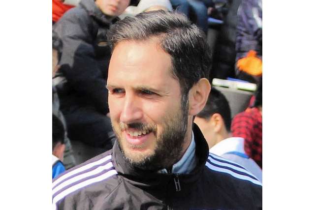 ヴィッセル神戸、リュイス監督が就任 永井秀樹SDとの新体制で再出発