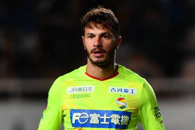 横浜fc ジェフ千葉からfwクレーベを完全移籍で獲得 チームの目標達成へと向かっていきましょう サッカータイム