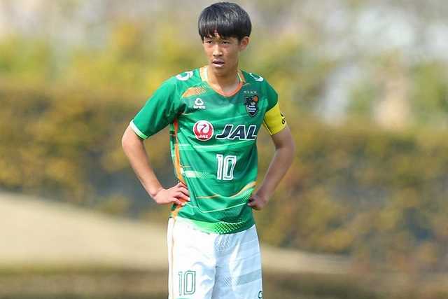 浦和レッズ 青森山田の 技巧派レフティー Mf武田英寿の来季加入内定を発表 悪いプレーがあればブーイングもあると思いますが サッカータイム