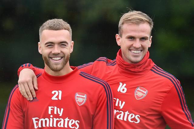 アーセナル ホールディングばっかり言われてるけど 現状のスタメンで真っ先に入れ替えなきゃいけないのチェンバースでしょ サッカータイム