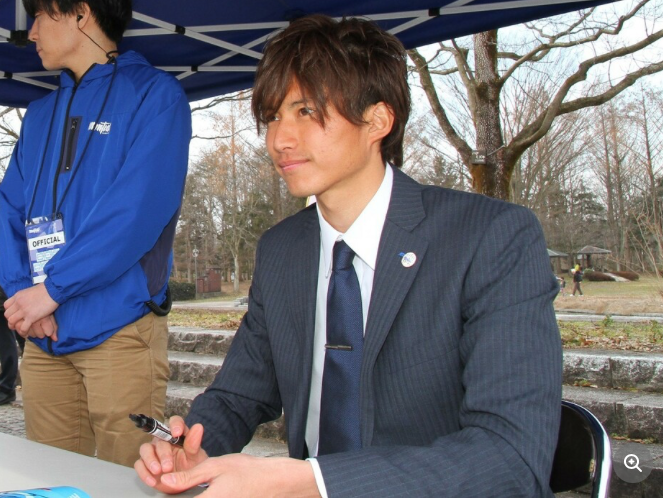 女性ファンからの人気絶大…元山形GK摂津氏、引退後初めて公の場へ! 選手の恋愛事情を語る