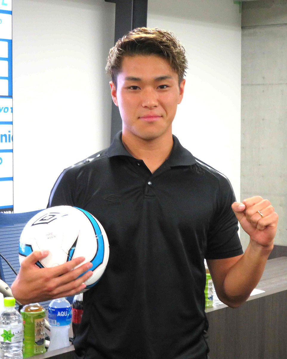 <FW食野亮太郎>マンチェスター・シティに完全移籍し会見!「デブライネの高速クロスに合わせてみたい」