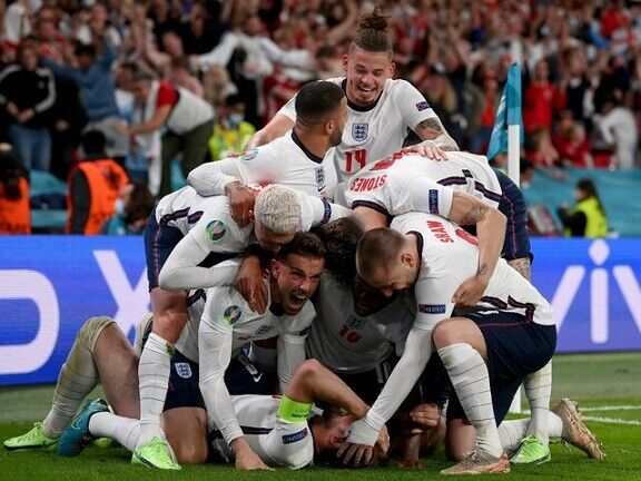 悲報 イングランド 渾身のダイブでpkを勝ち取り決勝に進んでしまう Loquy Football 悲報 イングランド 渾身のダイブでpkを勝ち取り決勝に進んでしまう Loquy Football
