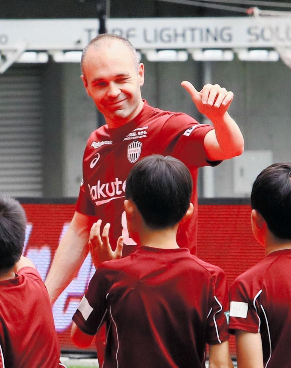 イニエスタ、育成面でも意欲 バルサから「人材連れてきたい」