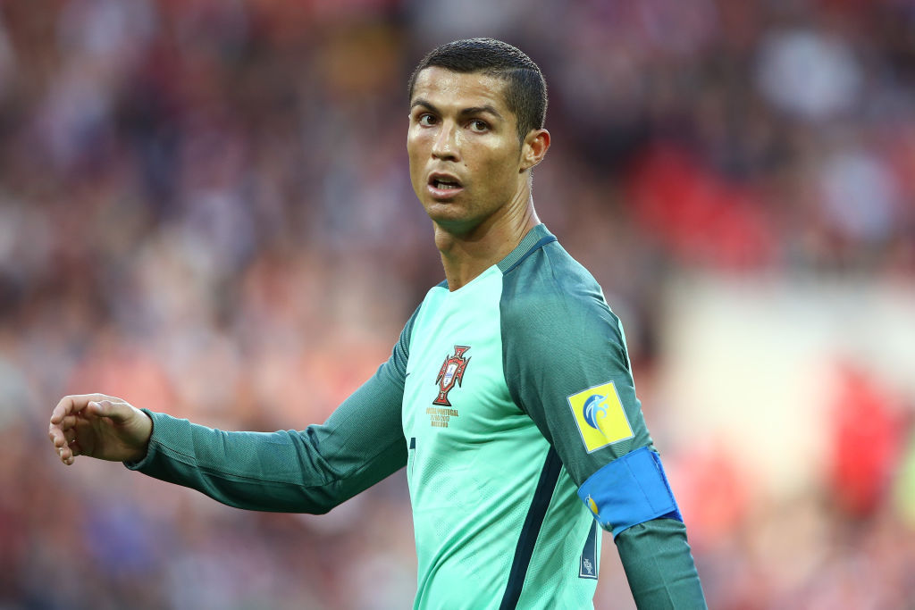 【サッカー】<C・ロナウド>怒りの報復キック! 世界中に波紋!「信じられないプレーが許された」