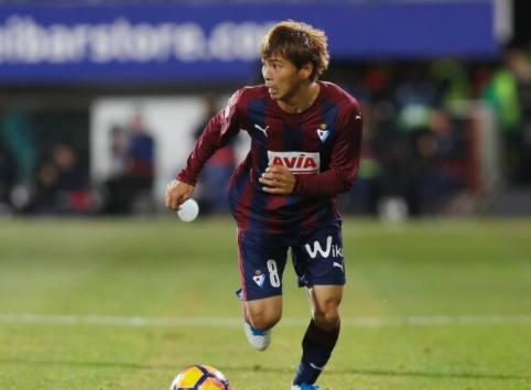 悲報 0 3になった瞬間のメッシとかつてのcl決勝でミラン戦で奇跡を起こした人類のキャプテンの画像比較 激熱サッカーちゃんねる 悲報 0 3になった瞬間のメッシとかつてのcl決勝でミラン戦で奇跡を起こした人類のキャプテンの画像比較 激熱サッカーちゃんねる