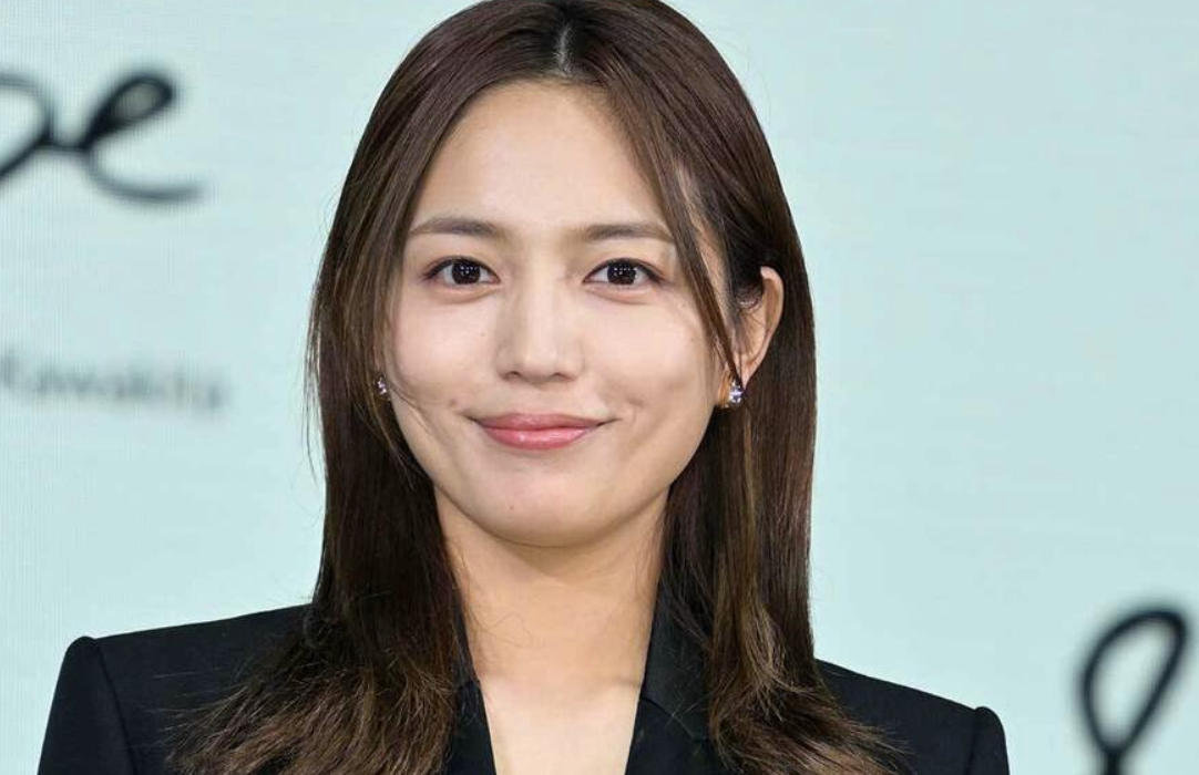 川口春奈、板倉滉と結婚＆妊娠の電撃発表にネットは騒然　「え？は？」「ビッグカップルすぎて」「姉さん女房か」