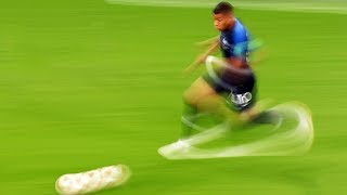 サッカーってディフェンダーがどんなに結果を残してもあんまり人気でないよな