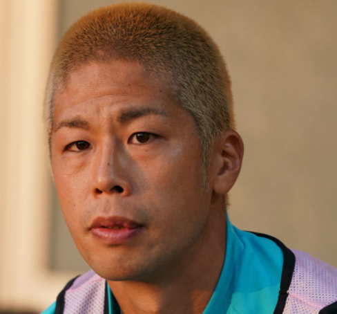 悲報 元日本代表の前園真聖さん ｎｈｋでピンクのポルシェという黒歴史を晒される W Loquy Football フットボール情報サイト