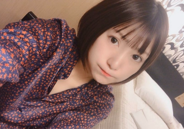全裸シャンパンタワーの一番上の奴、丸の内OLレイナ「報酬はタクシー代1万円のみ。でもビジネスチャンスだからやった」