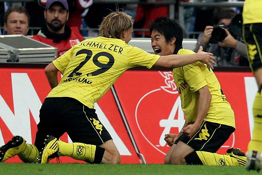 香川真司 ヒーロー誕生の瞬間 に再脚光 伝説弾 に反響 君に夢中 一生忘れない サッカーニュースstation