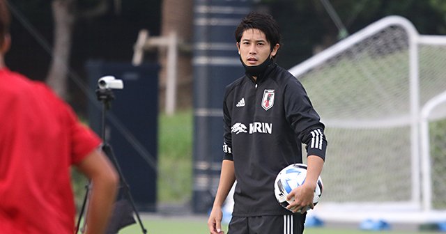 内田篤人のコーチ姿を見てよみがえった14年前の記憶 U 19日本代表の仲間は本当に大切な存在 サッカーニュースstation 内田篤人のコーチ姿を見てよみがえった14年前の記憶 U 19日本代表の仲間は本当に大切な存在 サッカーニュースstation