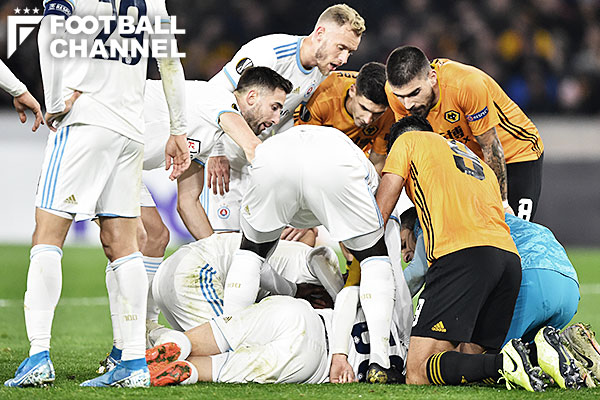 オーバーヘッドが顔面直撃 意識取り戻すも 酷い怪我 非常に深刻 と指揮官 サッカーニュースstation オーバーヘッドが顔面直撃 意識取り戻すも 酷い怪我 非常に深刻 と指揮官 サッカーニュースstation