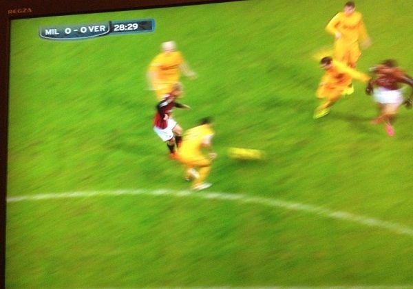 本田 カカとのワンツーで惜しいシーン サッカー好きオヤジの日本代表応援ブログ