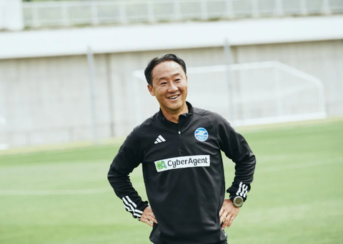 【悲報】町田の黒田監督、日本サッカーの弱点を指摘「足元でチャカチャカやってる。日本は甘い」