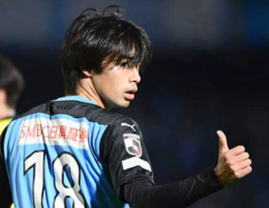 川崎のルーキー 三笘薫が年間最優秀選手に すごくうれしいですし 光栄です サッカーレボリューション