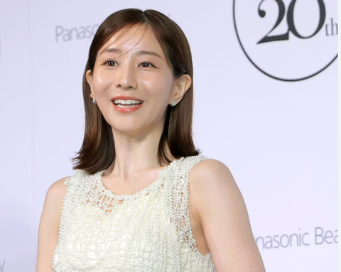 【悲報】上半身ヌードの39歳田中みな実さん、森香澄とMEGUMIに立場を奪われ、居場所なしと話題にのサムネイル