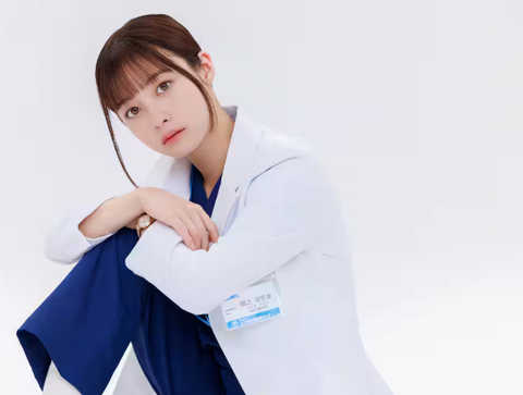 橋本環奈さんの特攻服姿が話題に！「金髪も似合うなんて…」