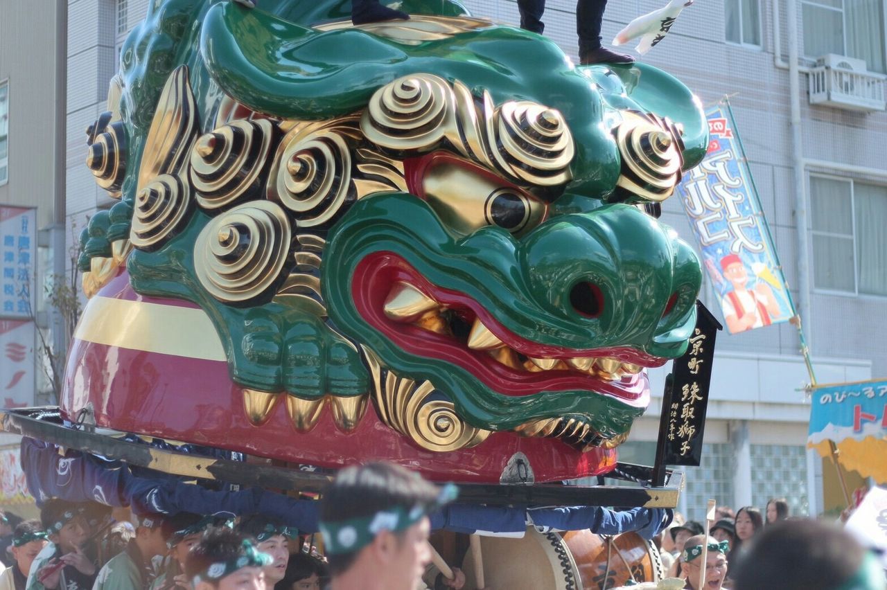 唐津くんち 曳山の歴史と作り 見どころ紹介 お囃子の特徴なども 佐賀県唐津市を紹介 そうじろう唐津焼商人見習いのブログ 唐津くんち 曳山の歴史と作り 見どころ紹介 お囃子の特徴なども 佐賀県唐津市を紹介 そうじろう唐津焼商人見習いのブログ