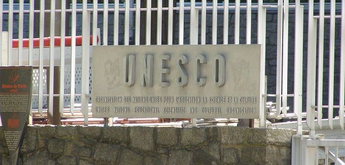 Paryż_unesco_szyld