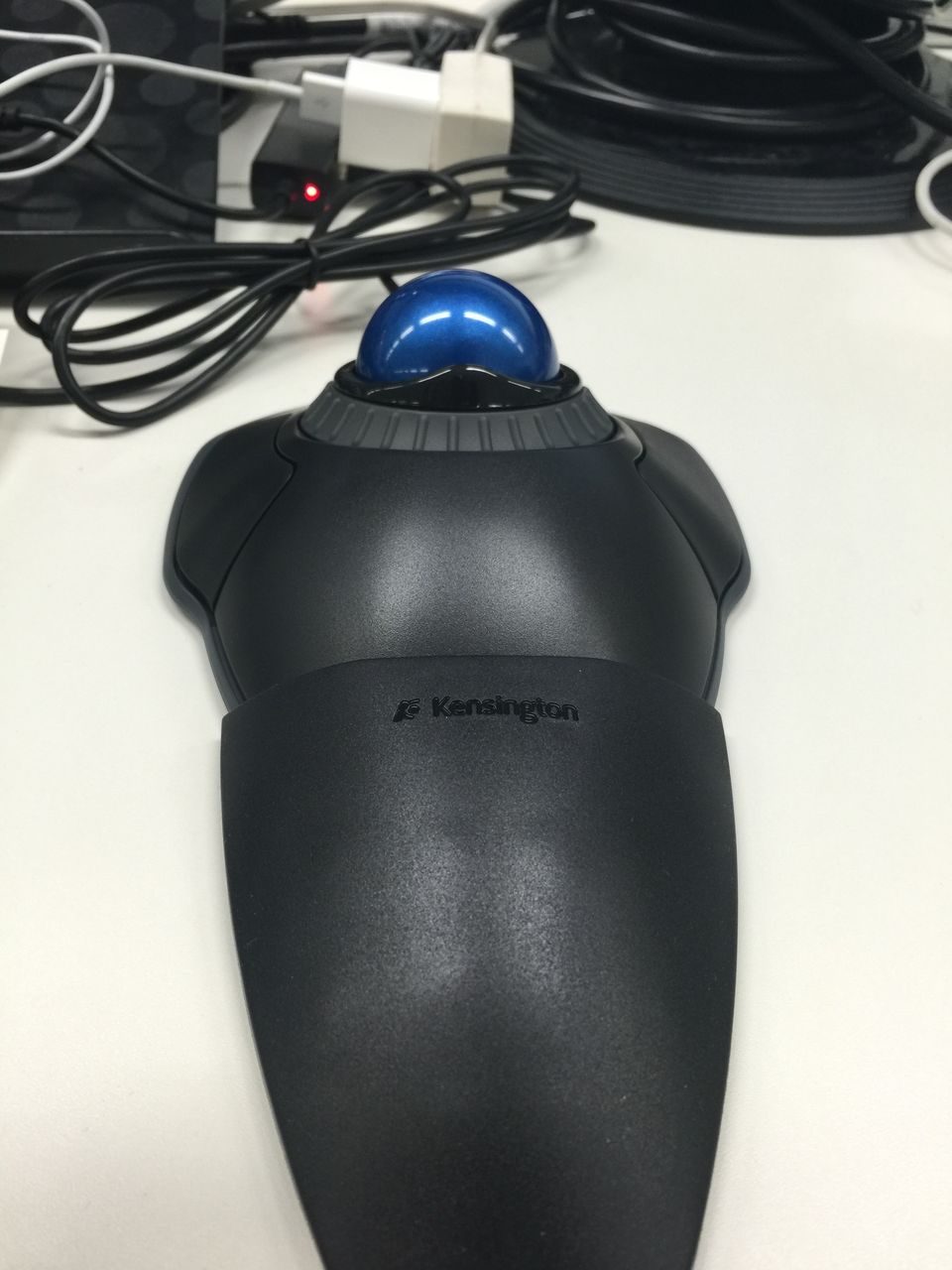 まだマウスで消耗してるの Kensingtonのトラックボールマウスで作業効率up スマホゲームをおすすめしたりひたすらレビューするブログ まだマウスで消耗してるの Kensingtonのトラックボールマウスで作業効率up スマホゲームをおすすめしたりひたすらレビューするブログ