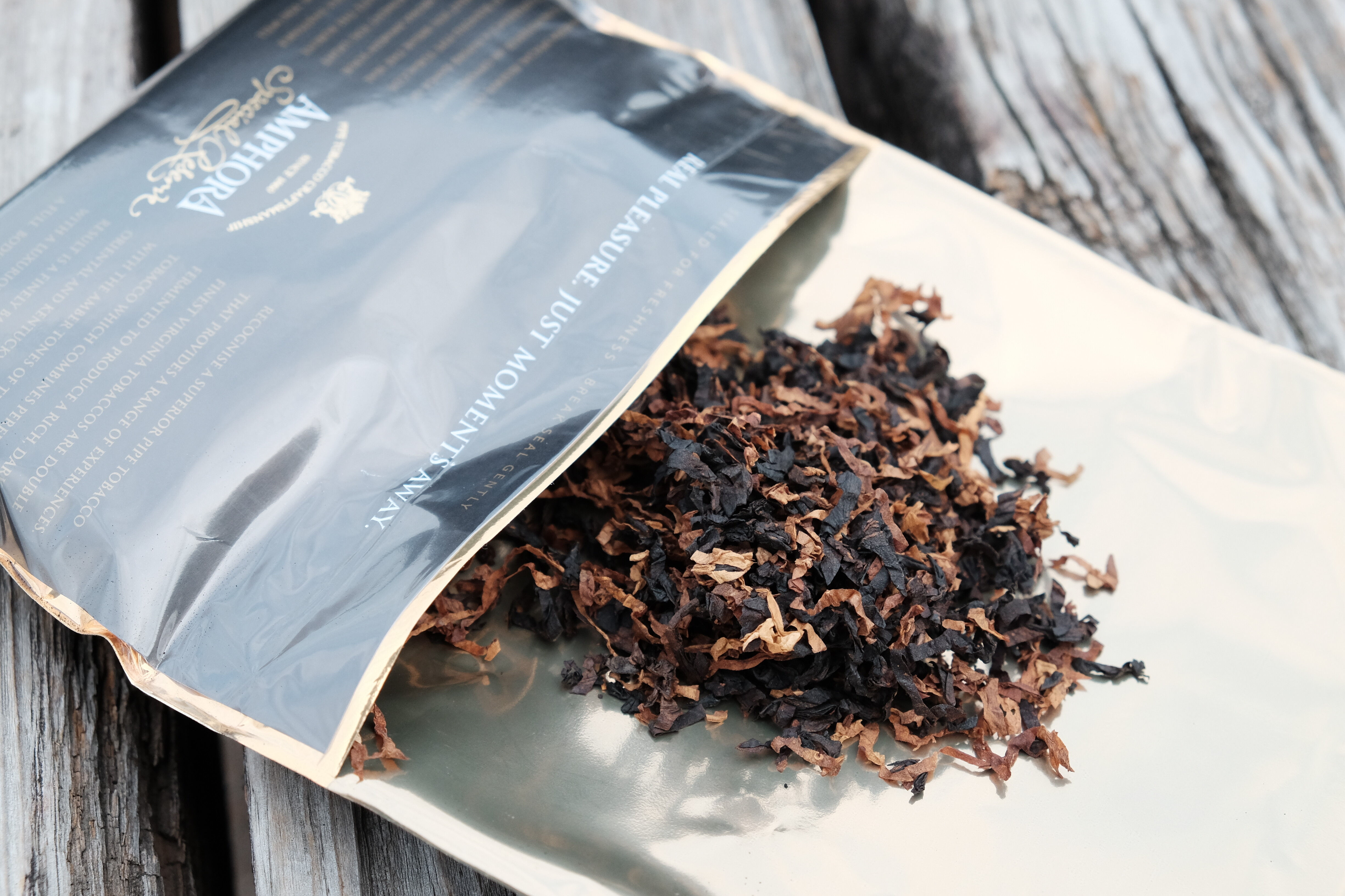 どういしようもない私の煙たい事情 Amphora Black Cavendish どうしようもない私が歩いてゐる