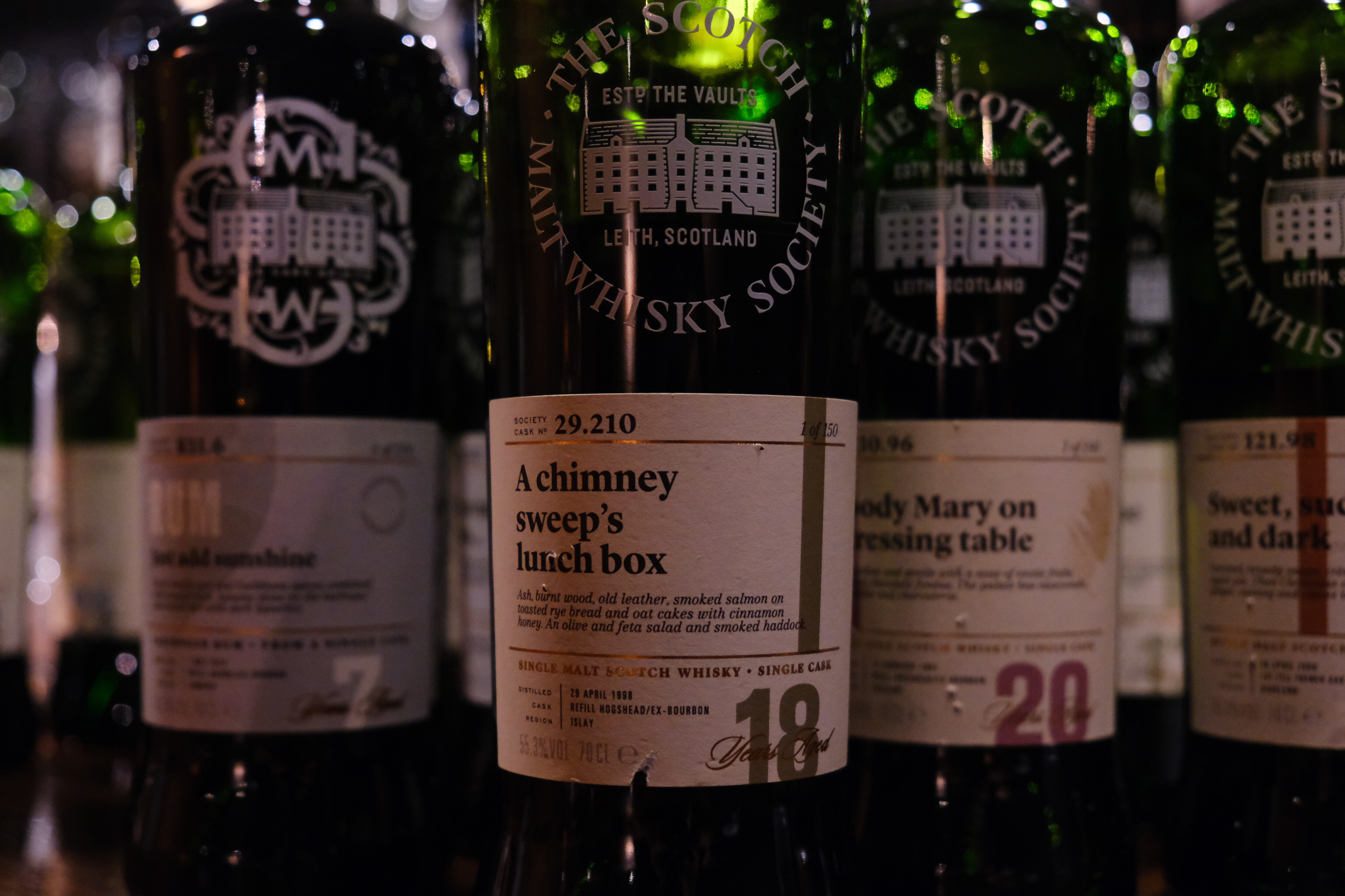 SMWS 29.210 LAPHROAIG 1998 18y : どうしようもない私が歩いてゐる