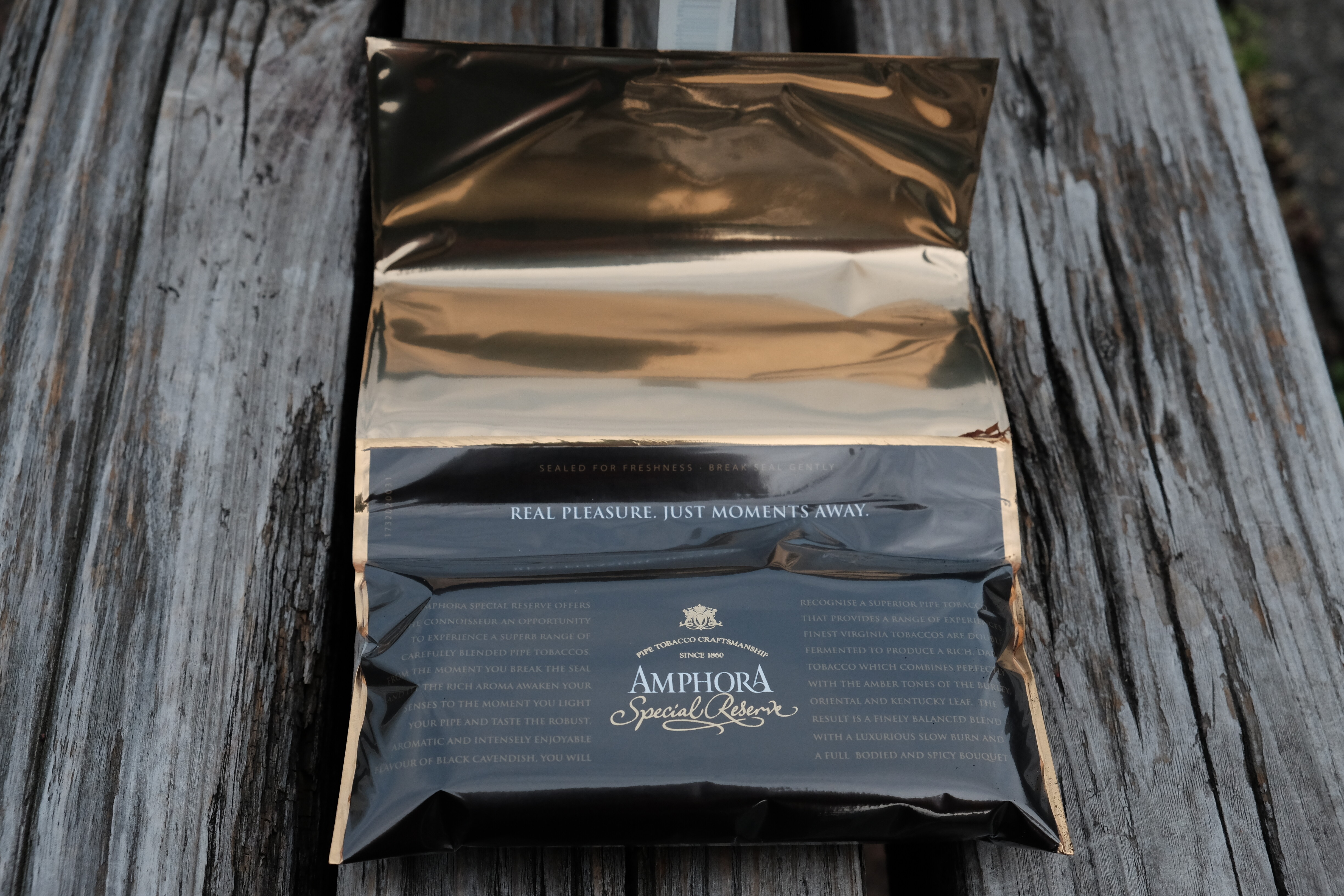 どういしようもない私の煙たい事情 Amphora Black Cavendish どうしようもない私が歩いてゐる