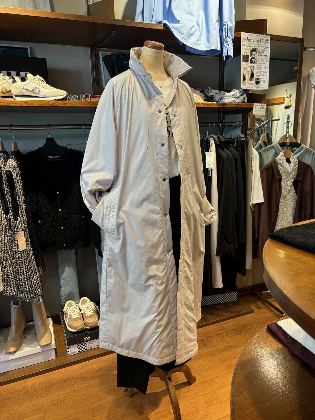 Stola Albany社プリマロフト(疑似羽毛)使用、PERTEX UNLIMITED(撥水