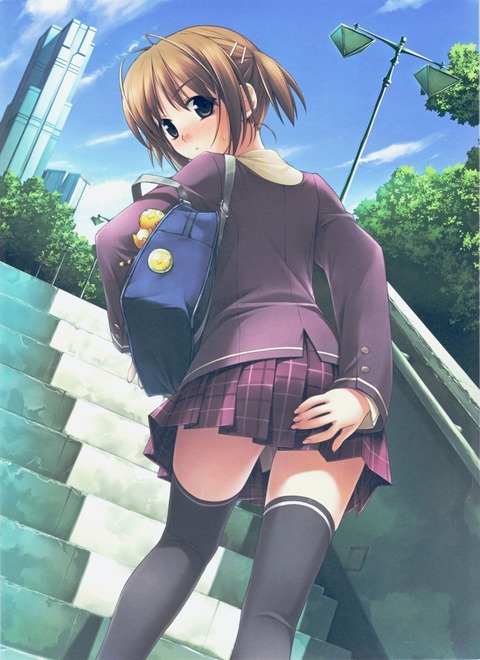 （ローアングル）低いところから女の子を見上げてるエロ画像０３ 9