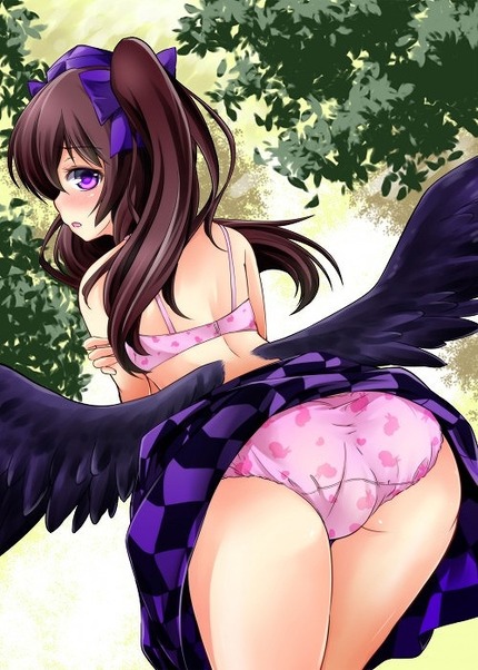 青姦：野外で露出、エッチなことしてる女の子のエロ画像 23