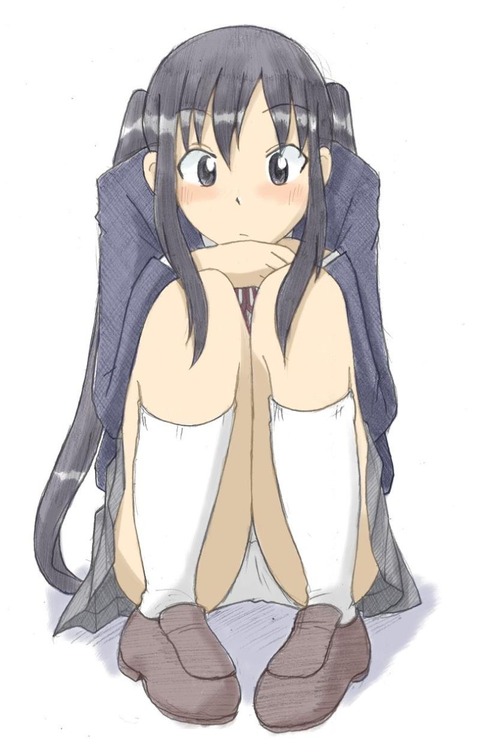 体育座りでチョコんと座ってる女の子 14