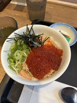 炙りサーモンいくら丼@松屋／松屋フーズ株主優待券利用