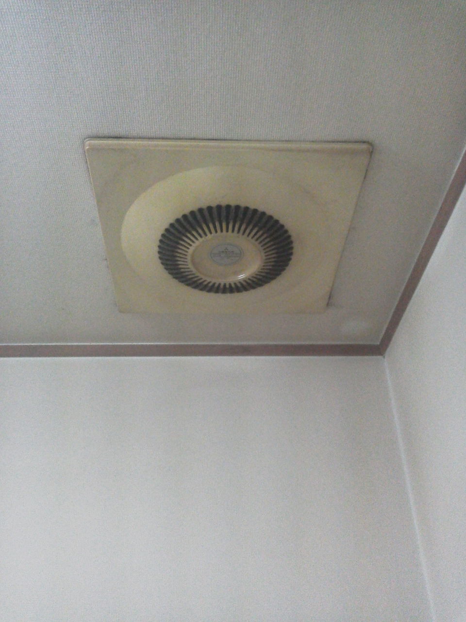 洗面所換気扇交換 総社妹尾電気工事 有 のブログ