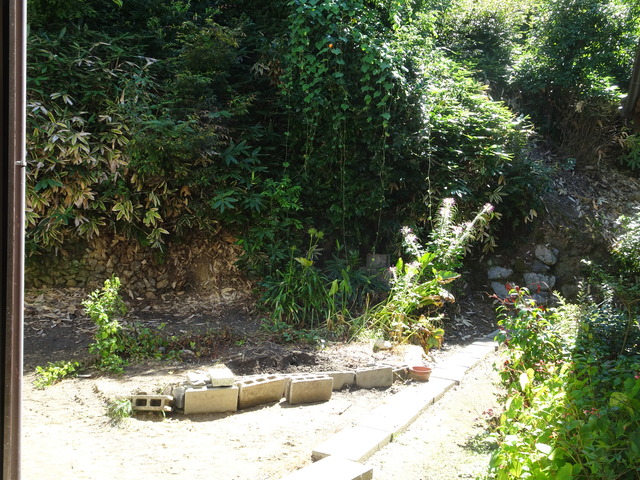 崖工事関連 離れ裏 U字溝 工事前2408 (2)