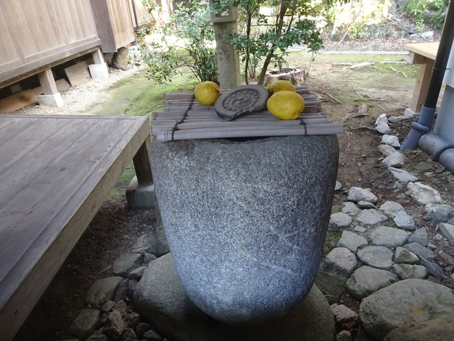 手水鉢　渡り廊下　花梨 (1)