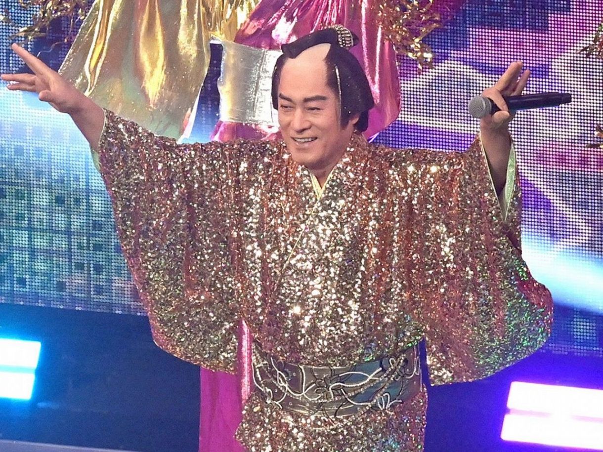 松平健「マツケンサンバ」グッズショップに登場!「多くの人に楽しんでほしい」 : 最速・最新 エンタメ芸能ニュースコレクト