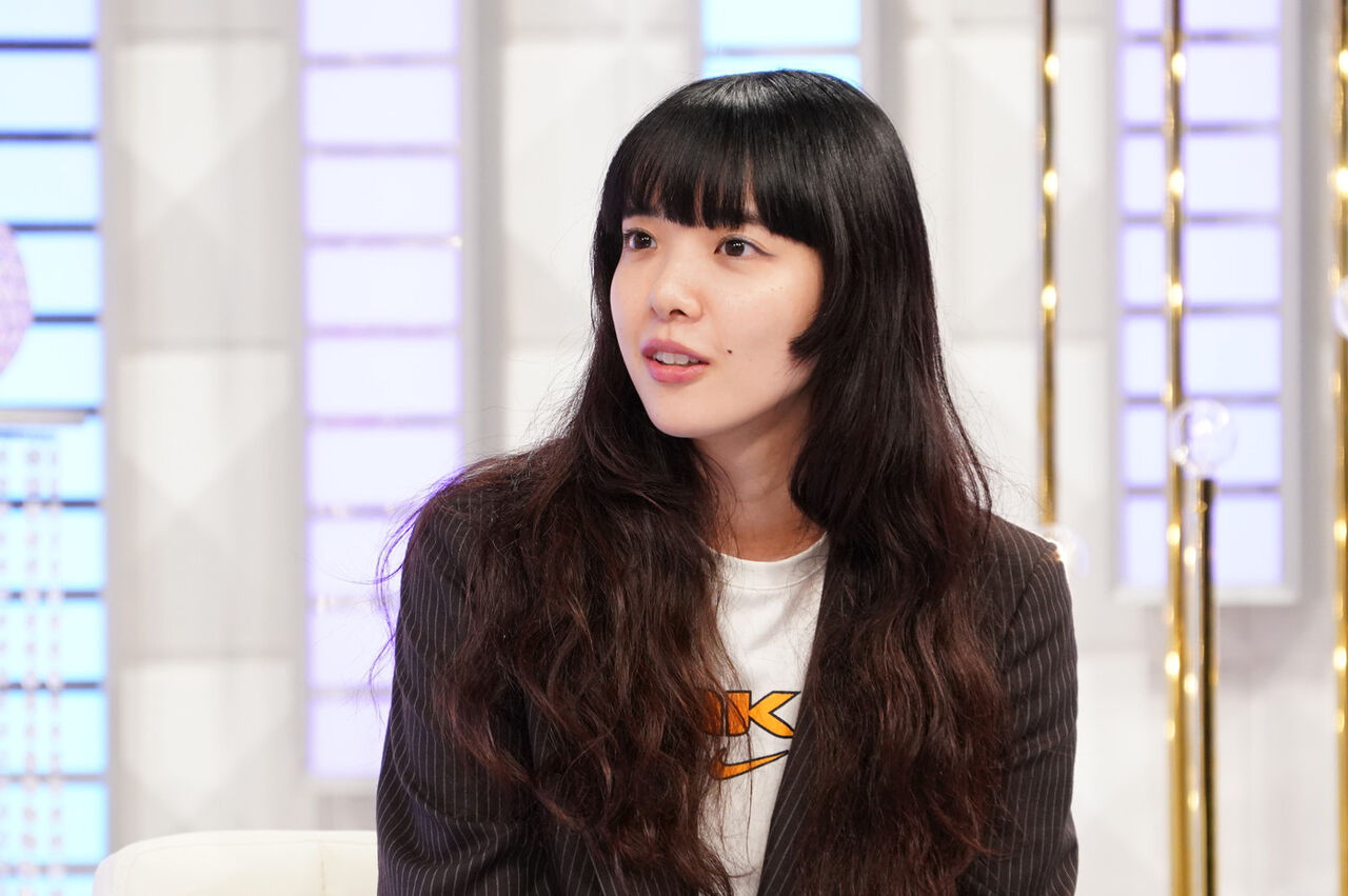 あいみょん　広瀬すずとの2ショットで“タトゥーちらり”「隠す気なし」のスタイル露わに