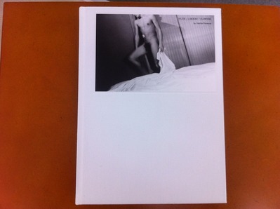 野村佐紀子写真集『NUDE / A ROOM / FLOWERS』表紙C