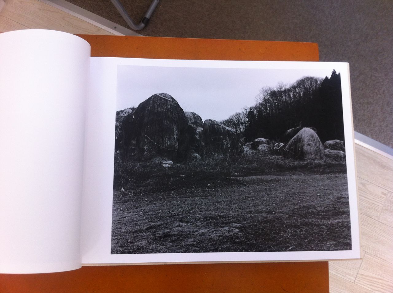 村越としや　大きな石とオオカミ　特装版 村越としや写真集『大きな石とオオカミ』 (plump WorM factory